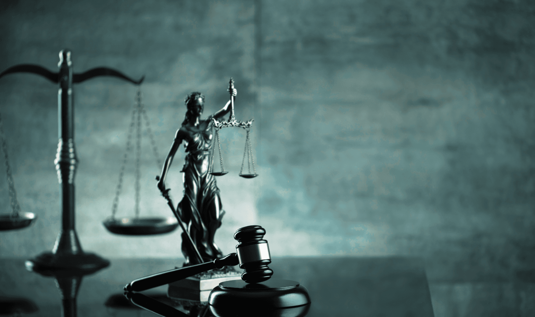 water droplets on glass during daytime