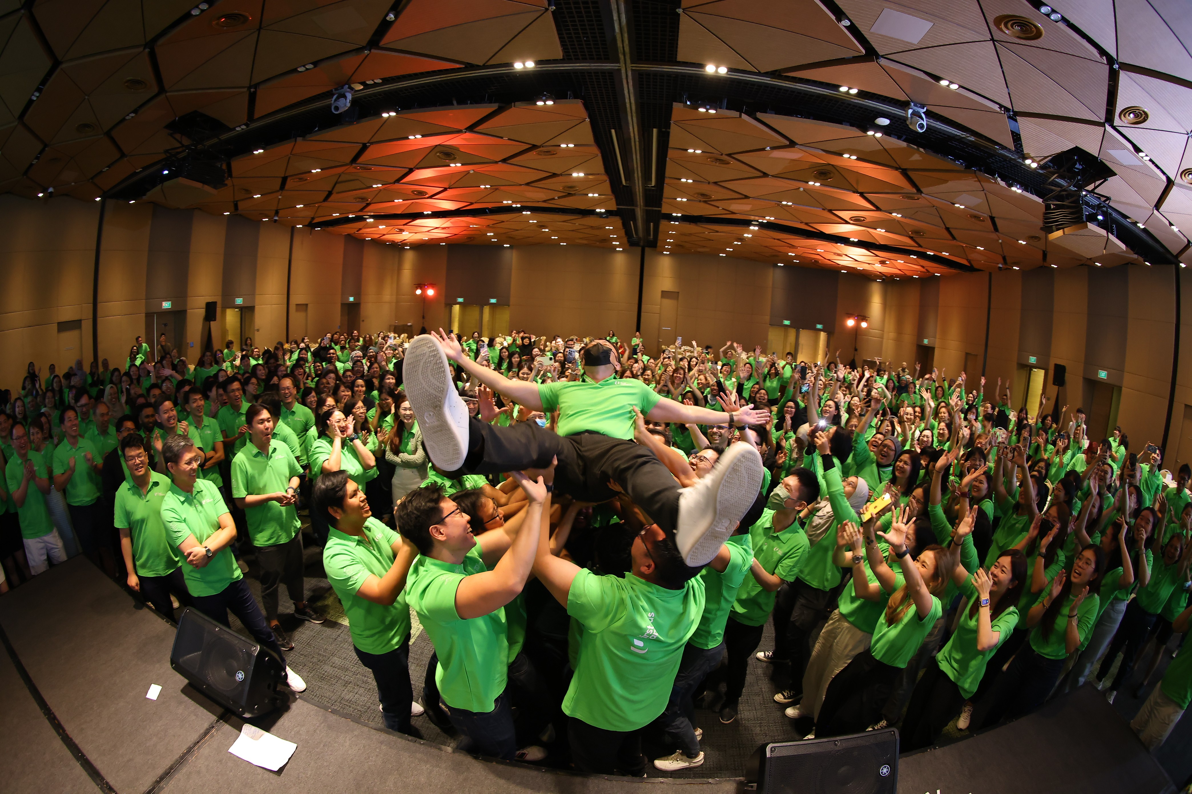 Team building activity at Bird Paradise Singapore organised by Weco Events for NTUC Income