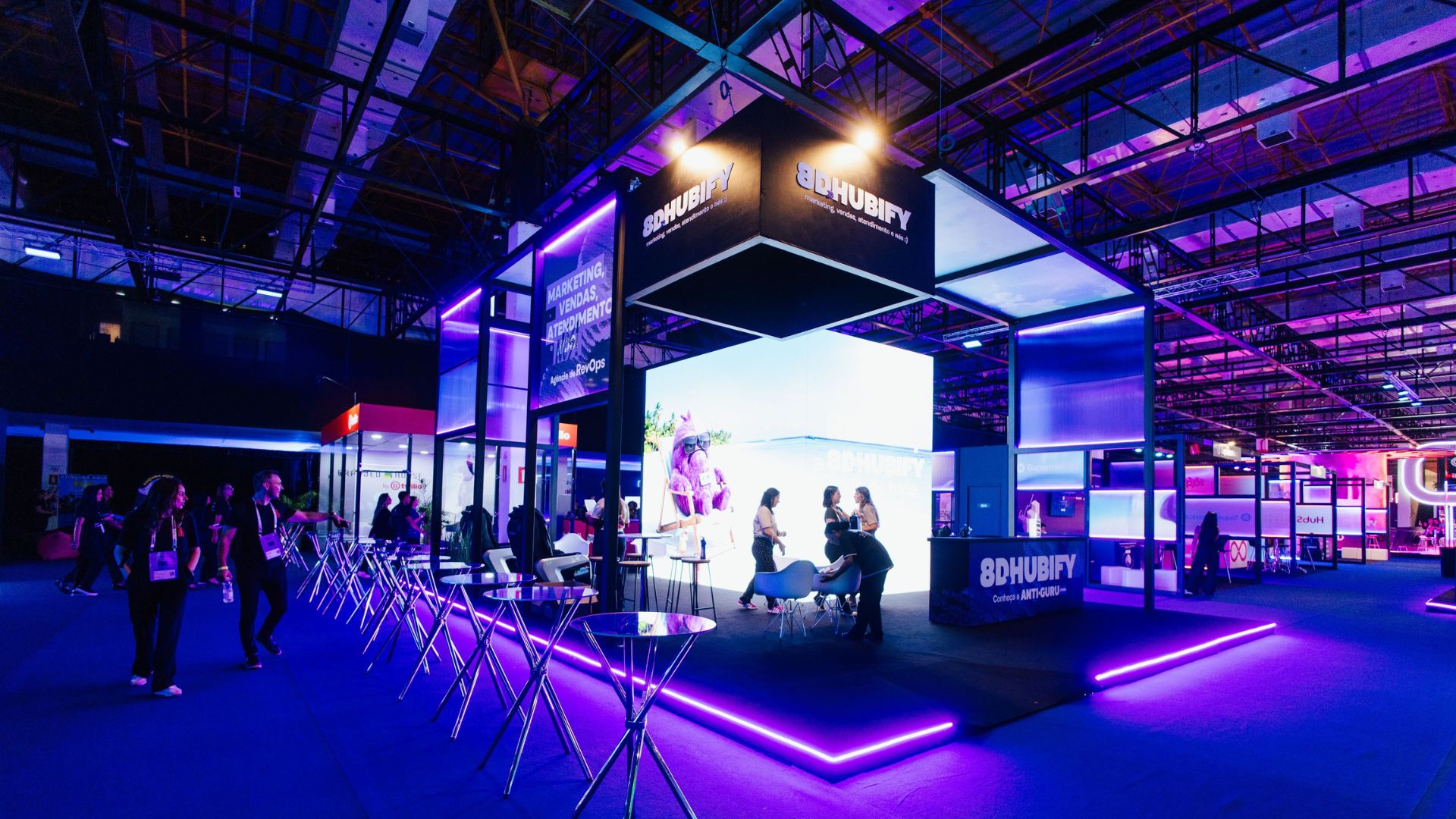 8D Hubify aposta em “reset” executivo e RevOps no CMO Summit