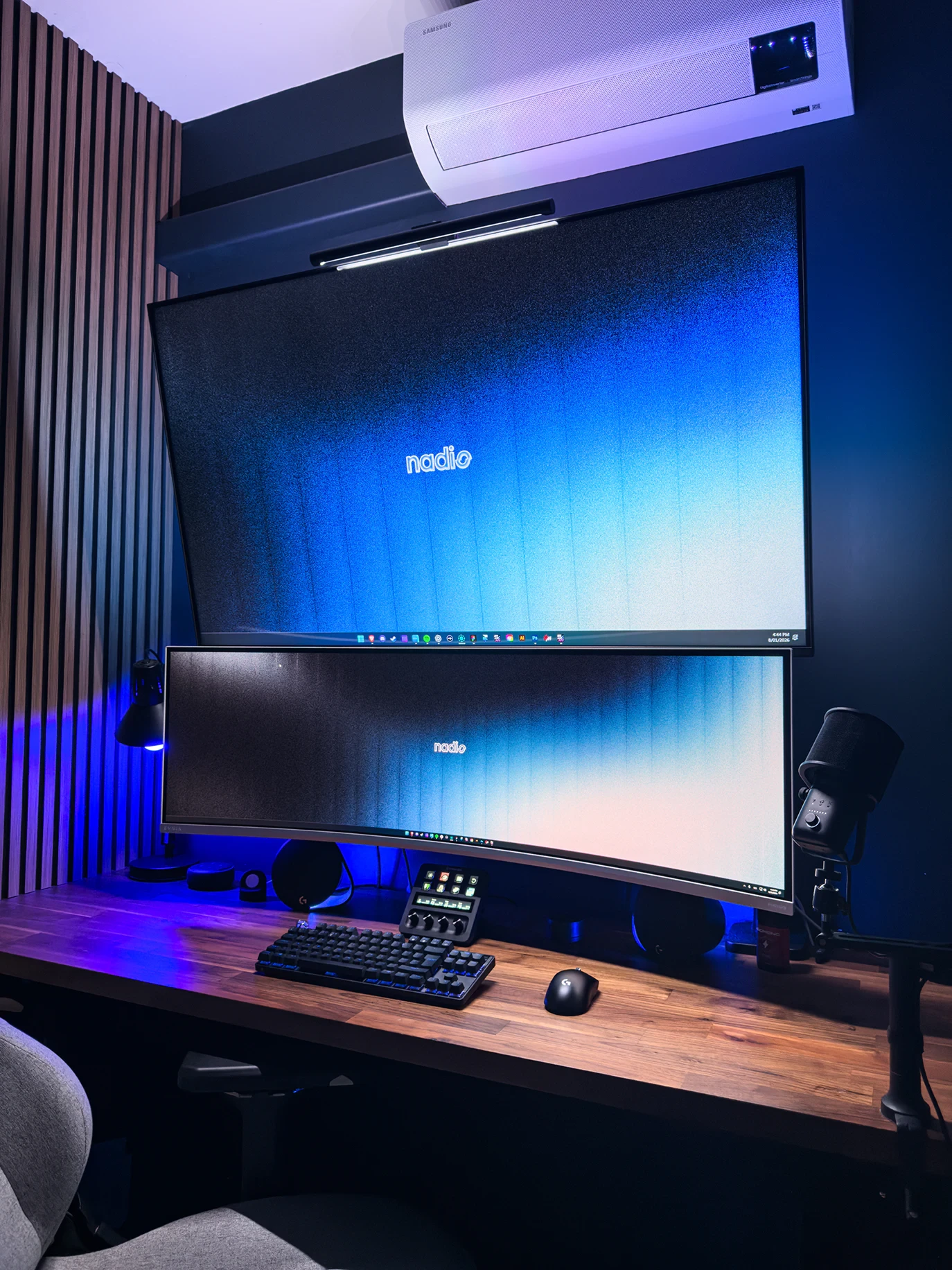 Studio setup with 2 monitors