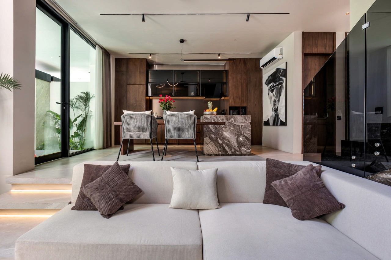 2-bedroom designer villa with 7-meter ceilings in Canggu