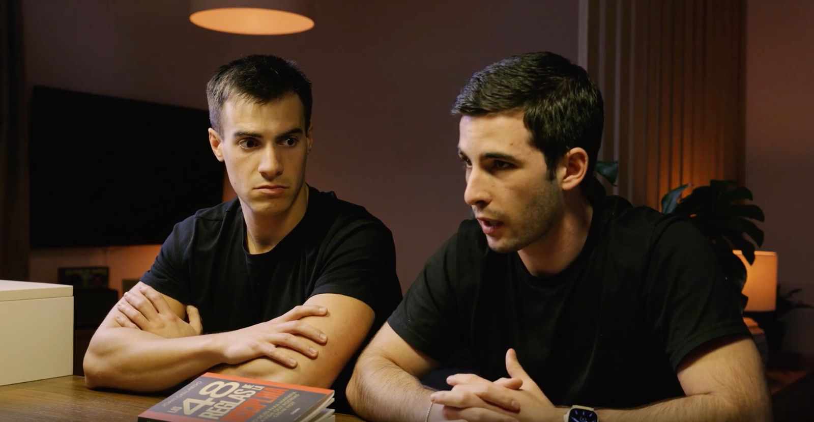 Videollamada con creadores.