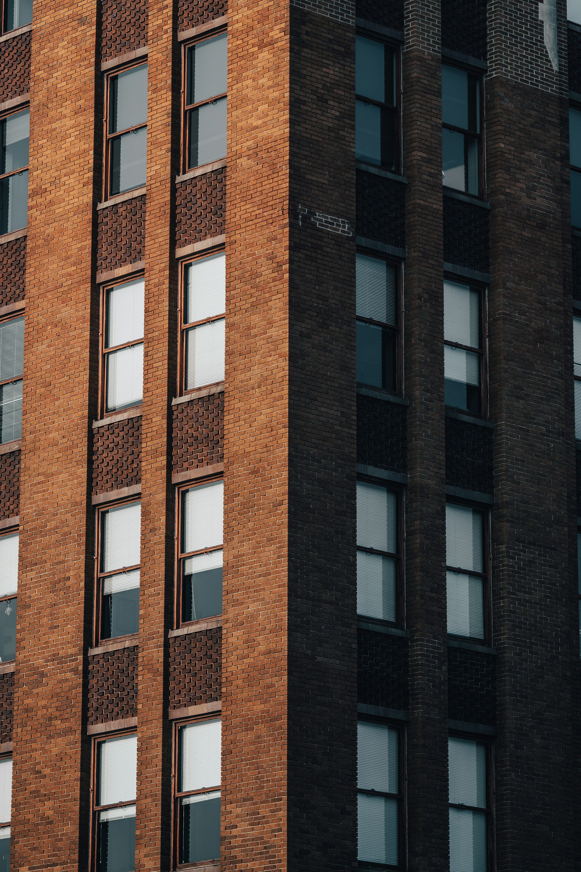 Imagem de fundo, fotografia de prédio, como exemplo do tipo de ativos dos quais fazemos avaliações imóveis.