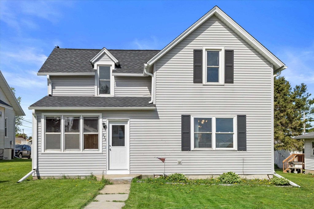 233 Highland Street, Belmont, front photo