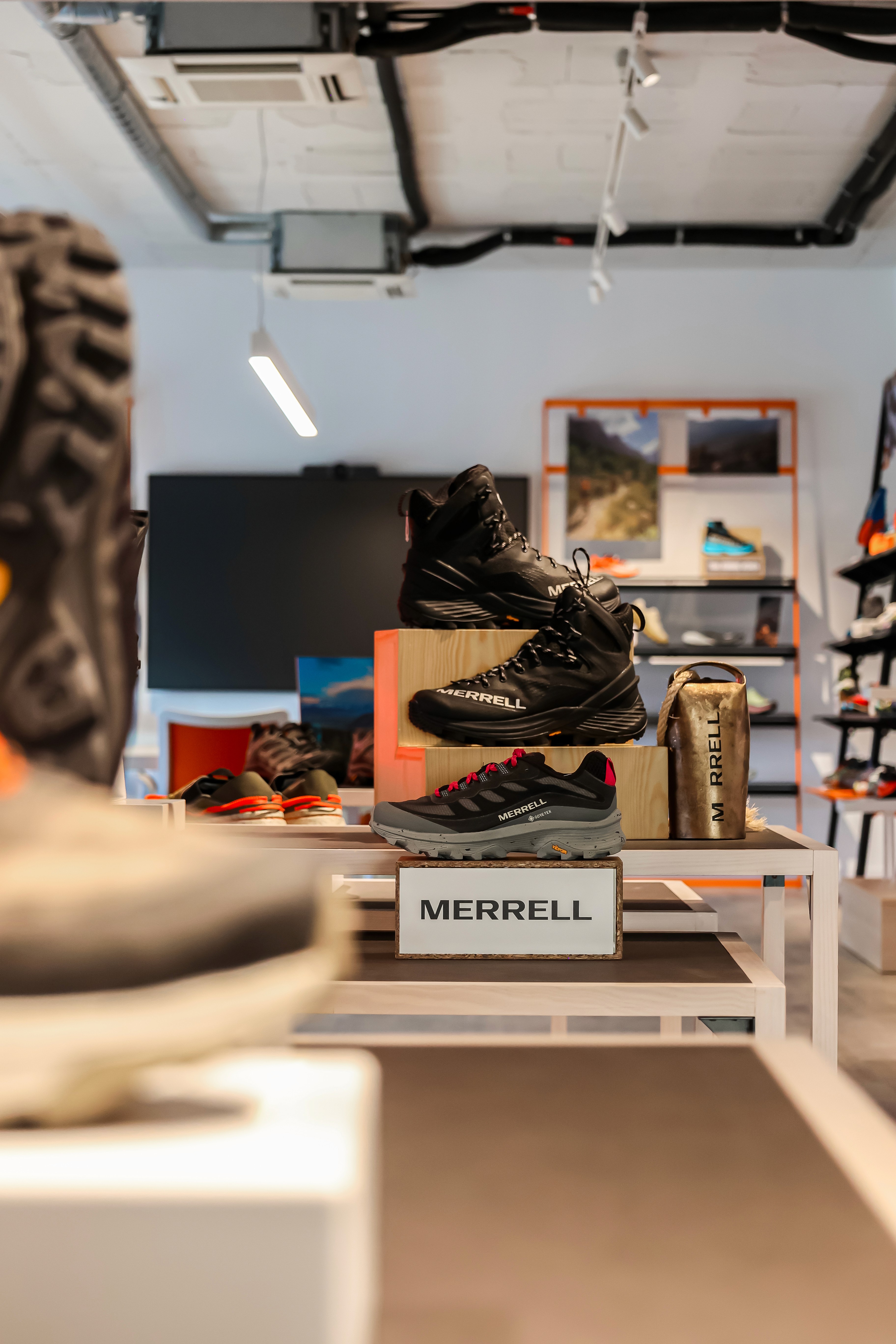 Merrell Sgowroom Design