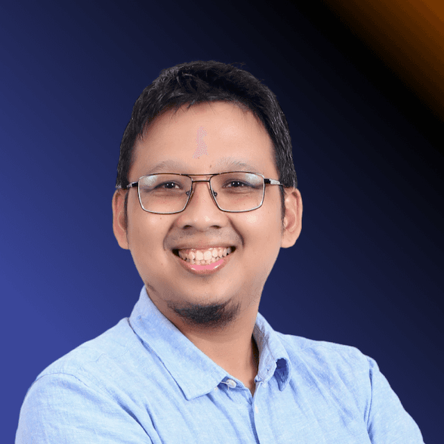 man in white crew neck shirt wearing silver necklace