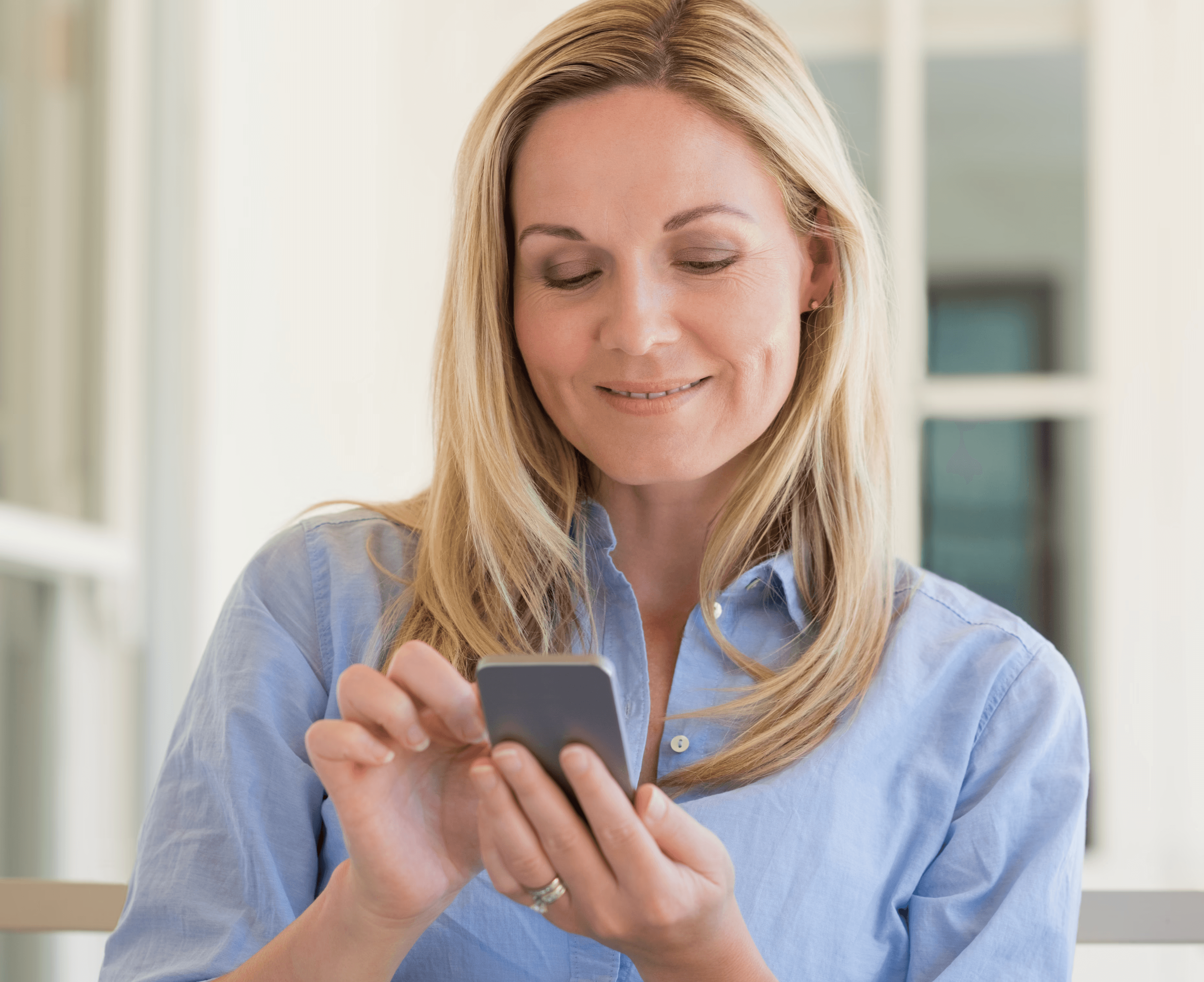 Member texting their Harper Health doctor.