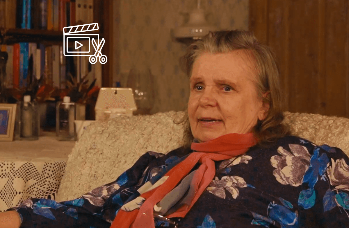 Vanem naine videointervjuud andmas