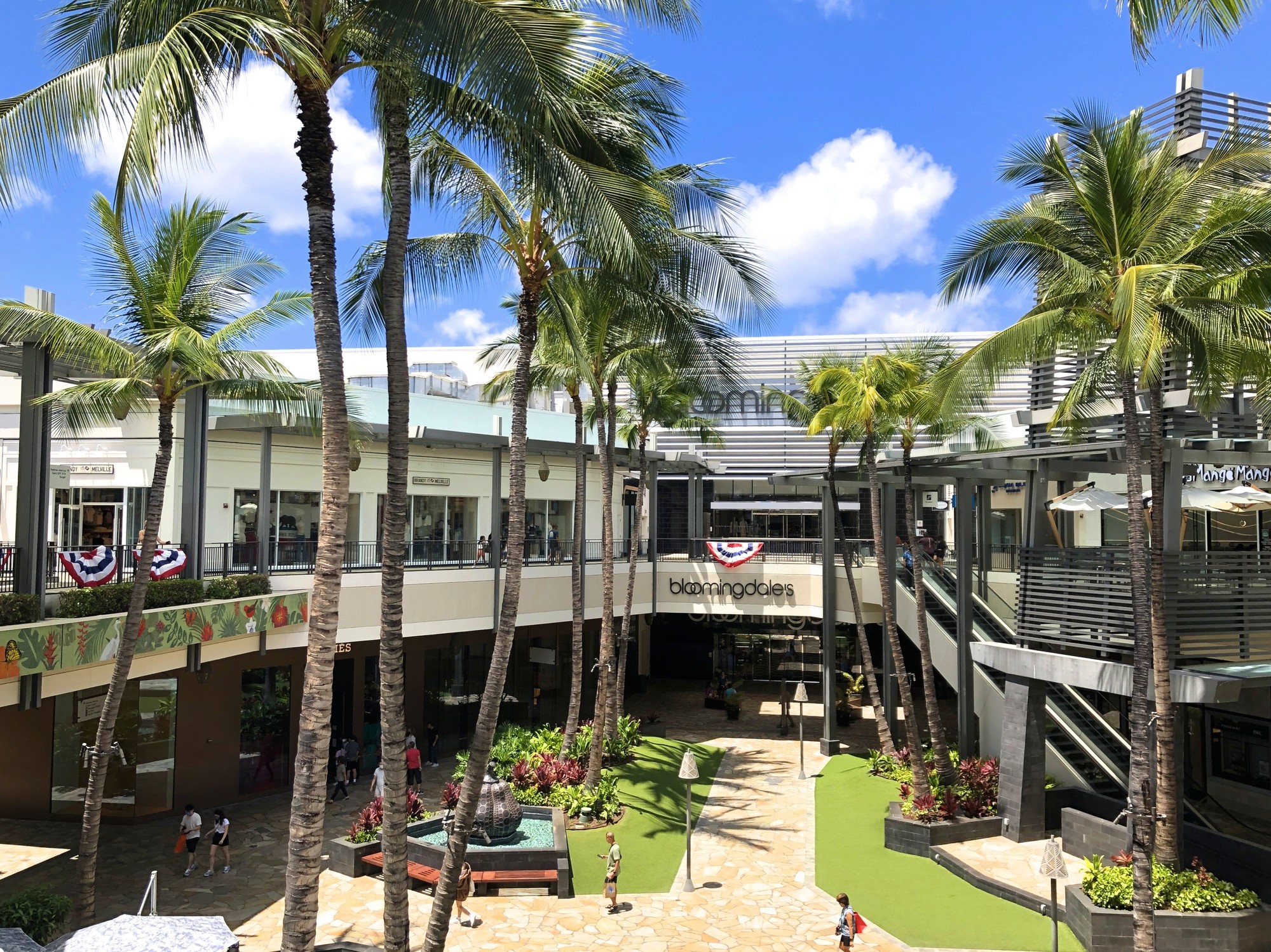 photography of dam during daytime