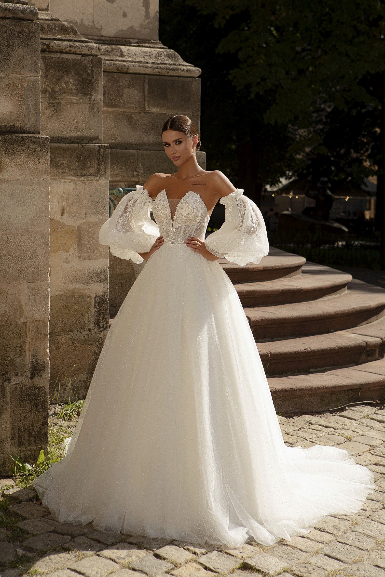 A-Linie Brautmode mit transparenter Corsage