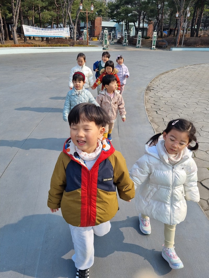 봄 찾으러 갑니다