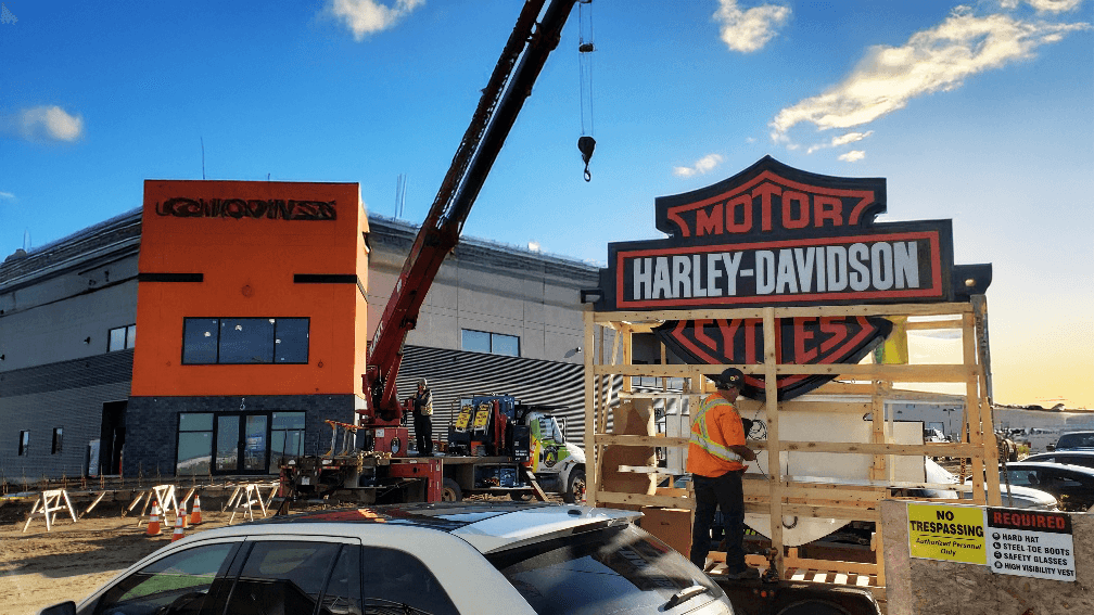 Dynamic picture of a cyclist riding downhill