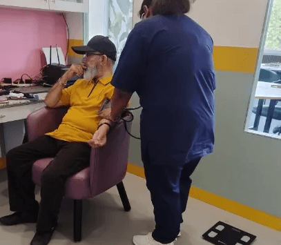 Members participating in the group exercise sessions