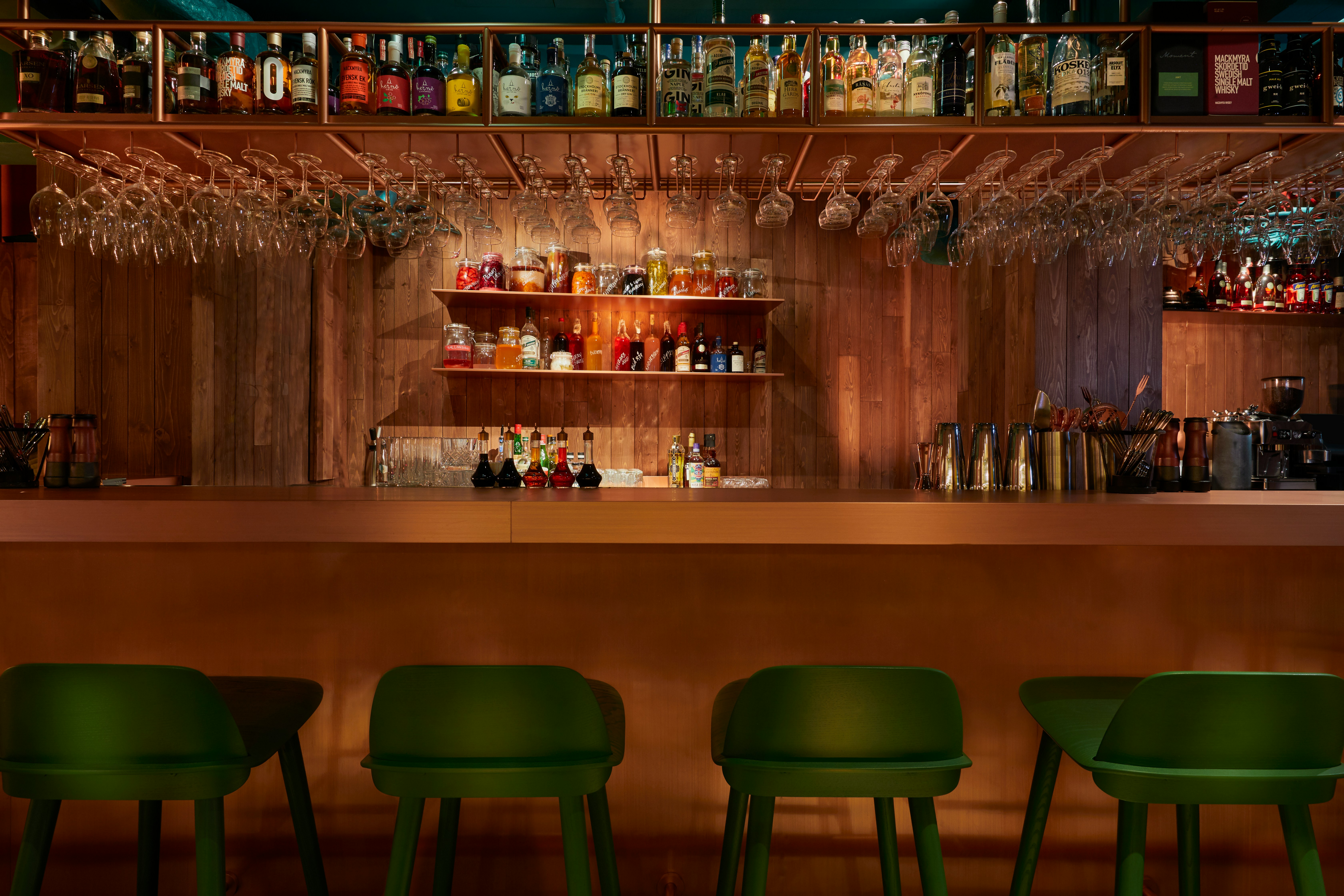 La cave à vin intégrée au bar ou au comptoir - Maison Borio