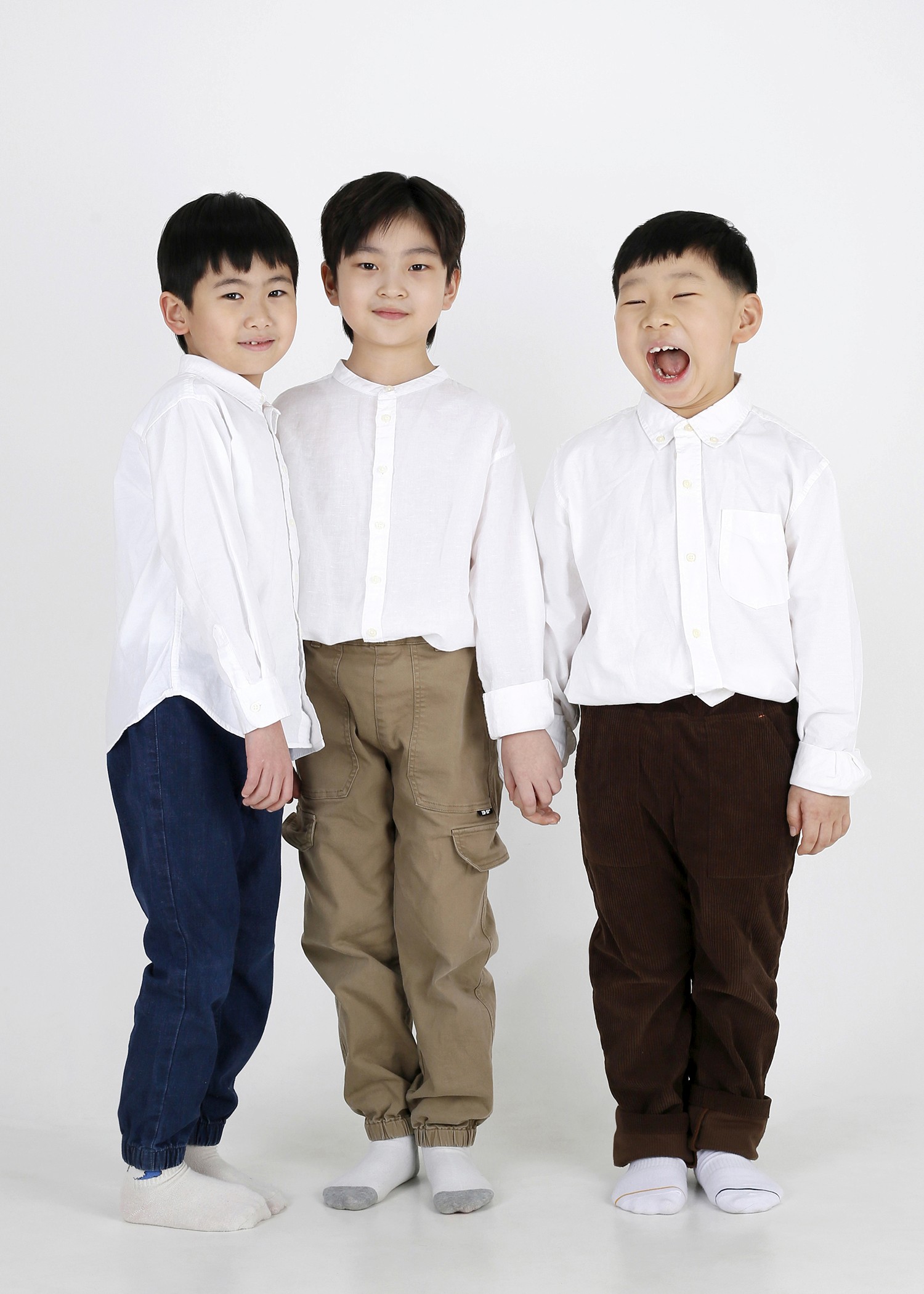 성남 어린이 우정사진 후기 | 분당 키즈 사진관 로그스튜디오가 담아낸 꼬마 단짝들의 기록