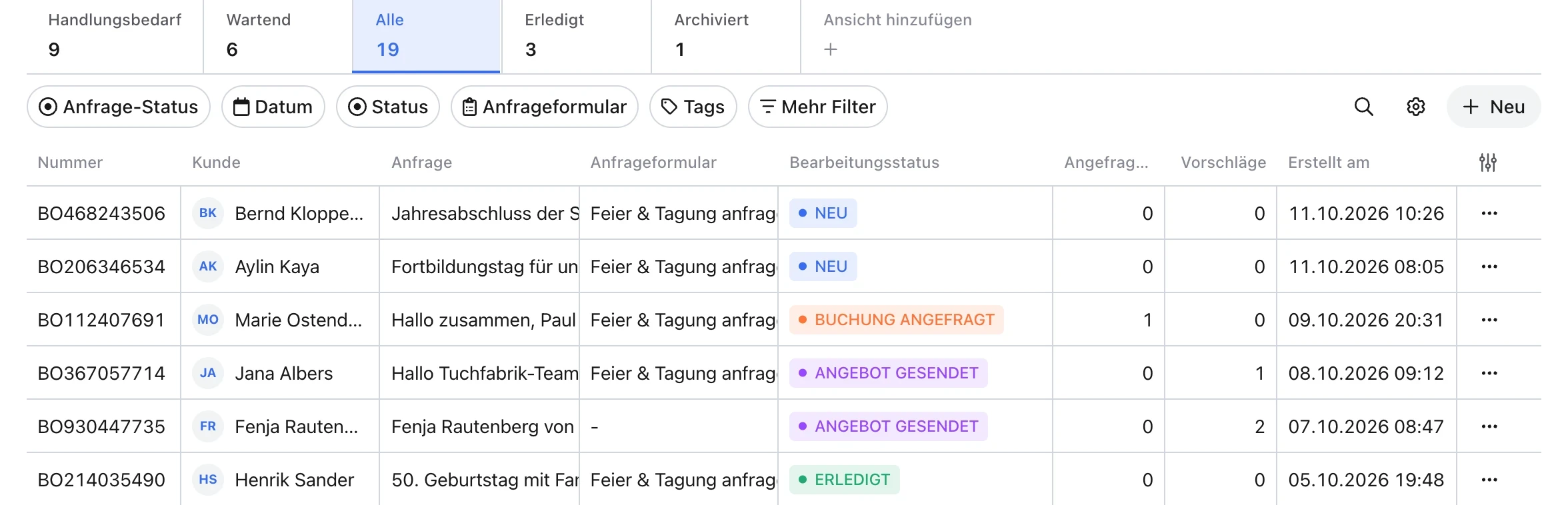 Posteingang mit Anfragen in den Status Neu, Buchung angefragt, Angebot gesendet und Erledigt
