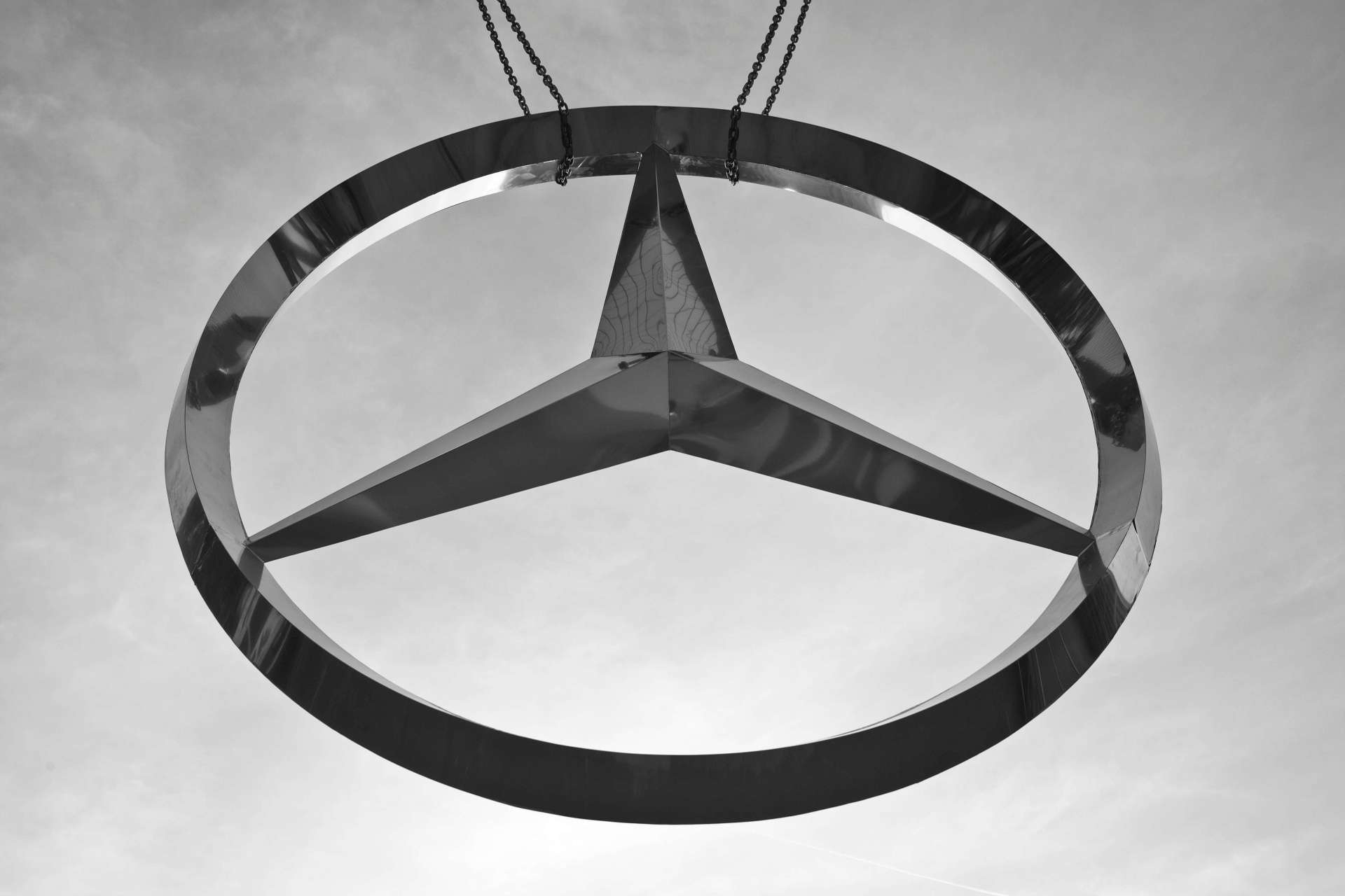 AV Club Mercedes Symbol Hoisted