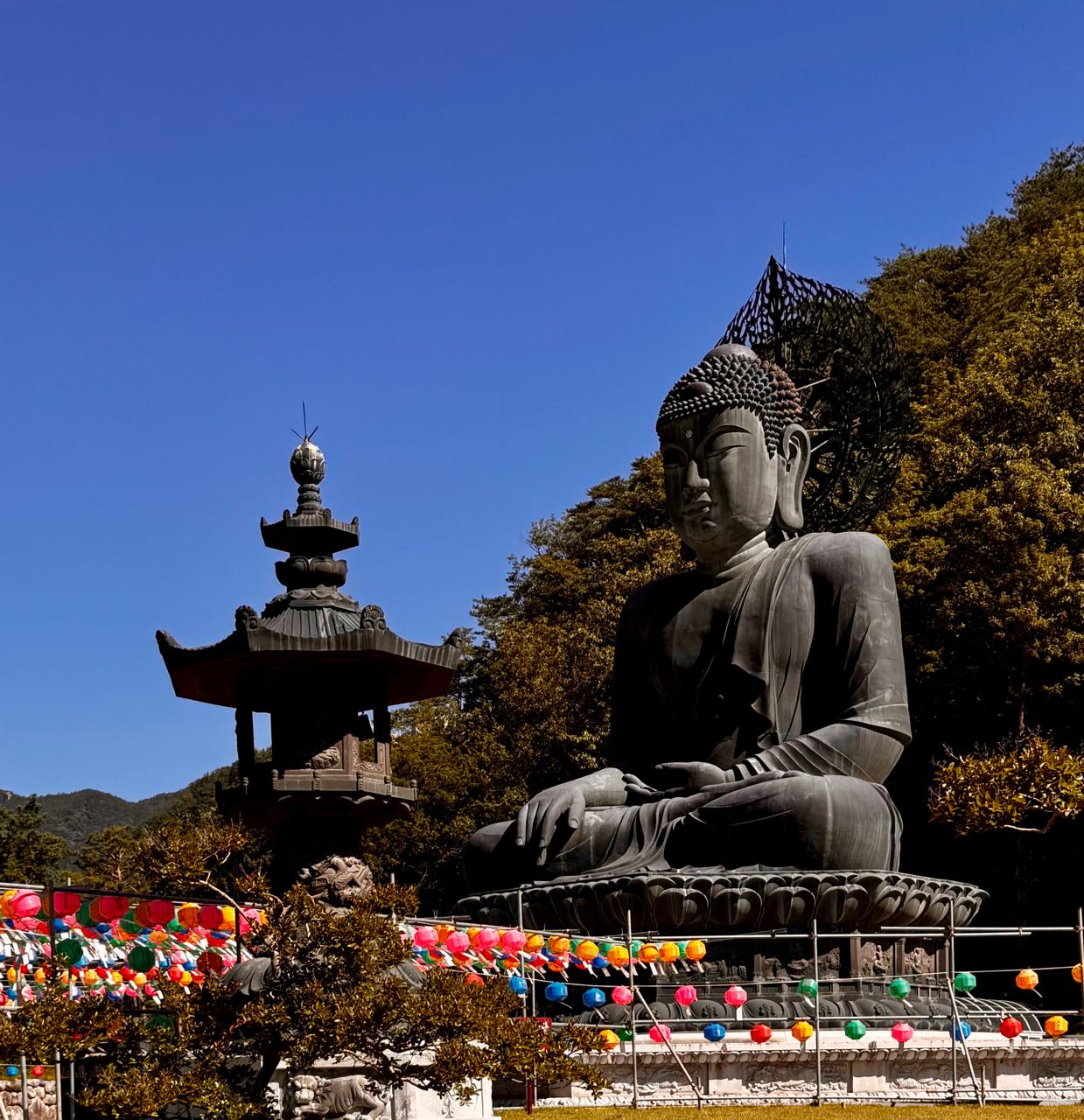 The giant Buddha of Sinheungsa temple