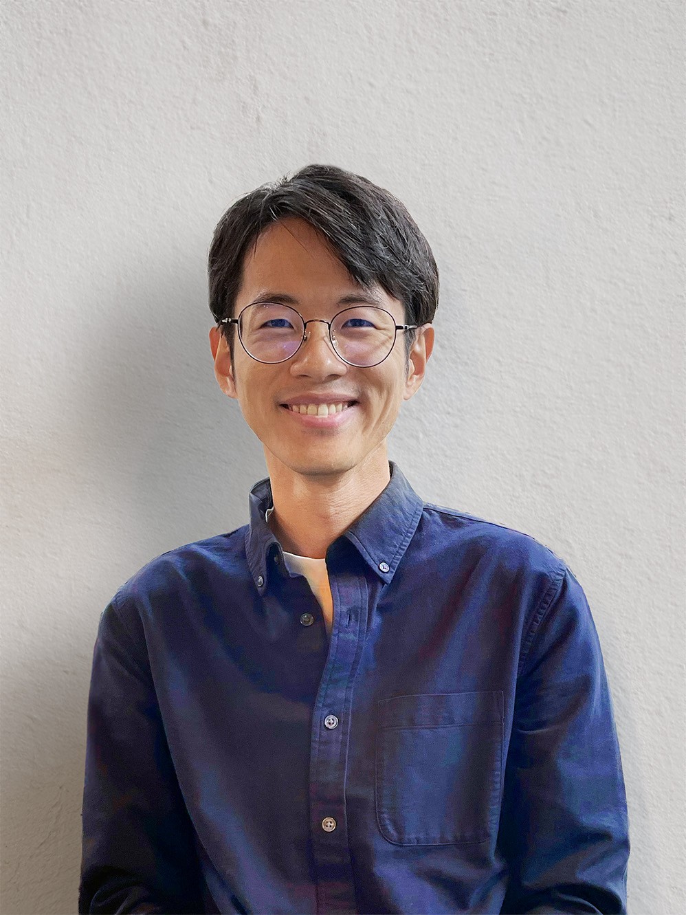 a person wearing a baseball cap