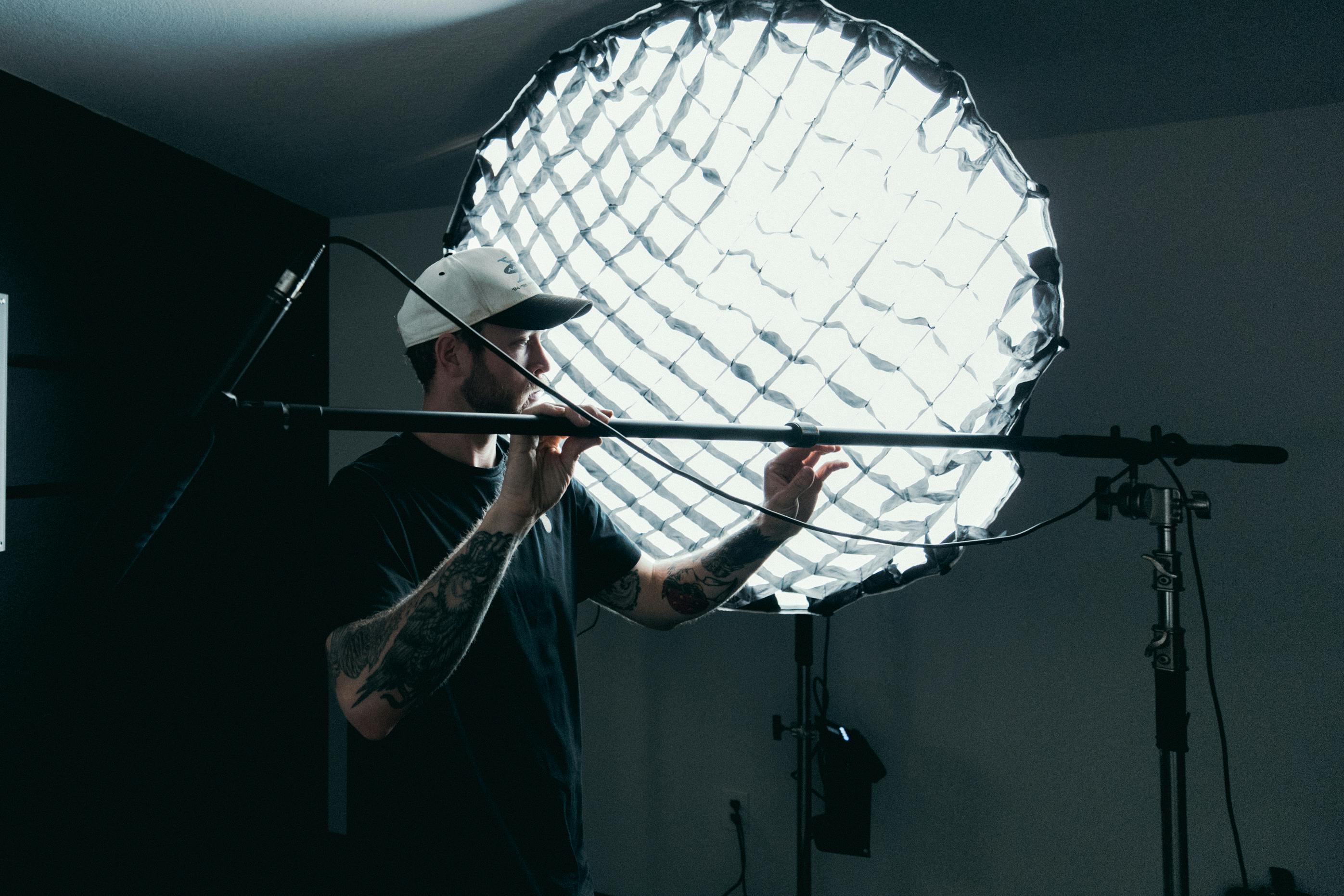 man-building-photostudio