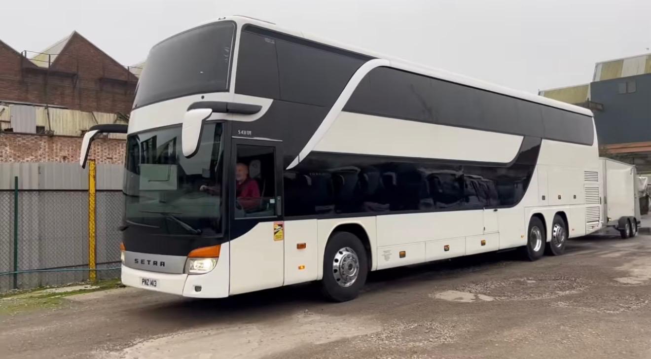 Luxury minibus and coach for premium chauffeur transport services.