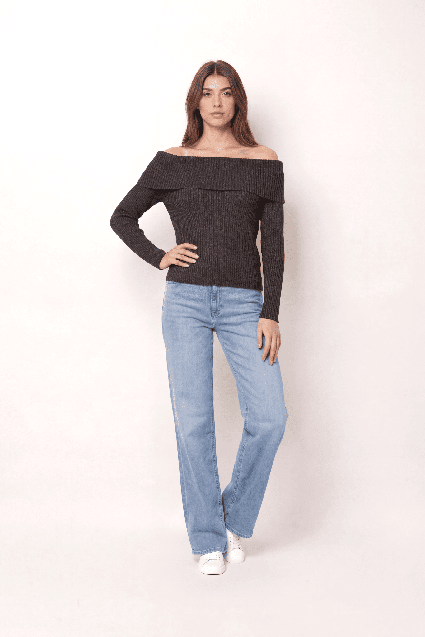 Multiple pose options for AI fashion models: front, back and side views to showcase clothing details. Compliant to marketplace e-commerce photography standards.