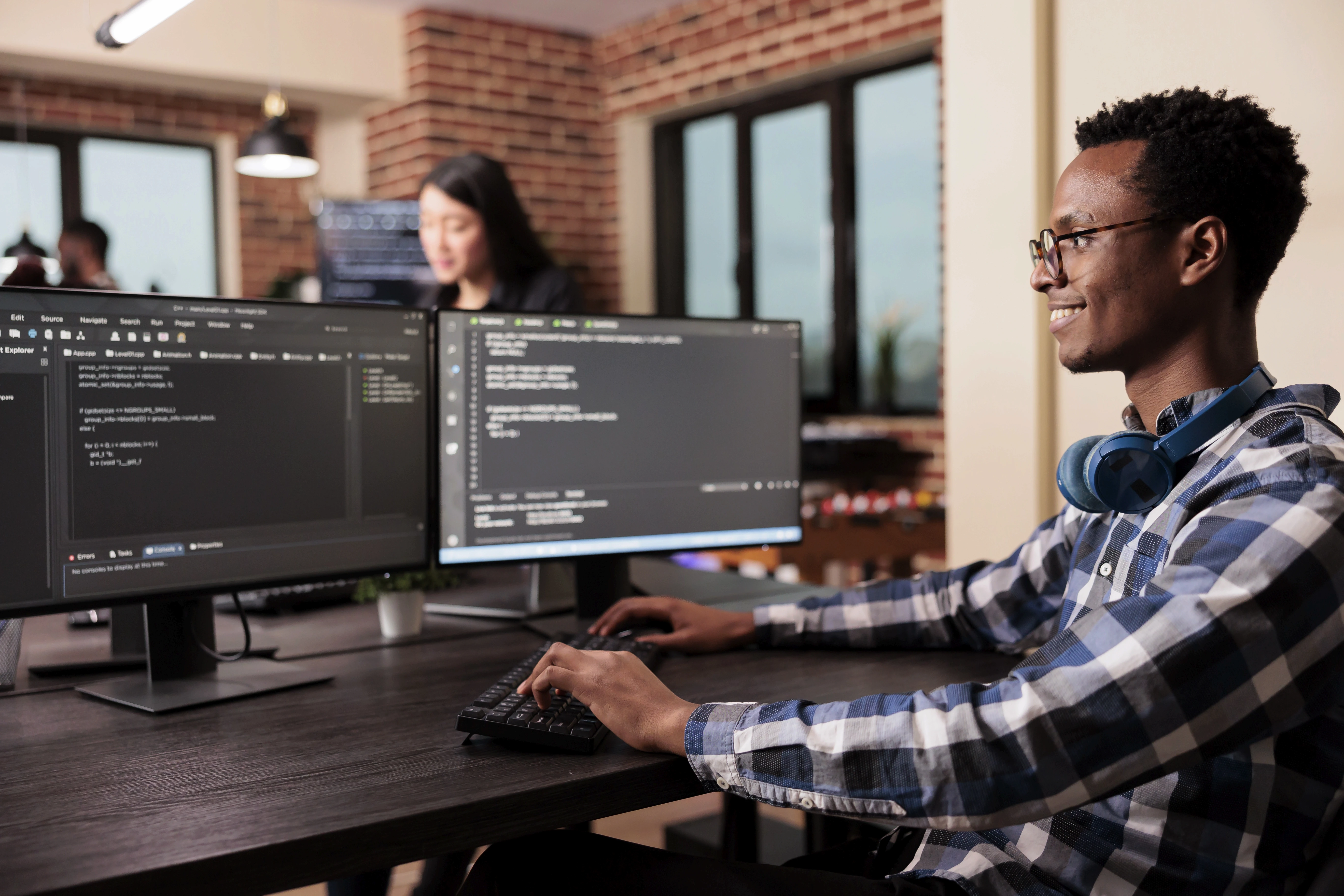 Desenvolvedor Front-End criando um projeto de React
