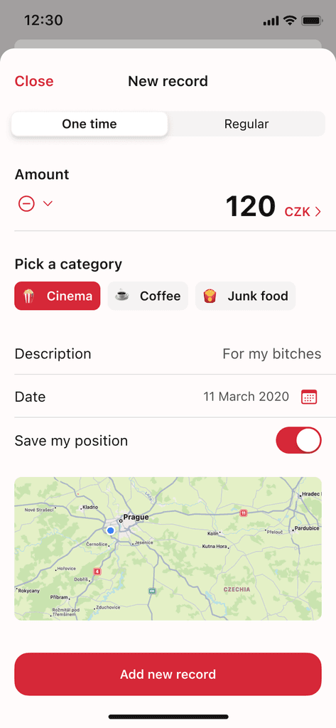 MyExpenses: přidání nové položky s volbou jednorázové či pravidelné platby, kategoriemi (Cinema, Coffee, Junk food), mapou pro uložení polohy a výrazným červeným tlačítkem.