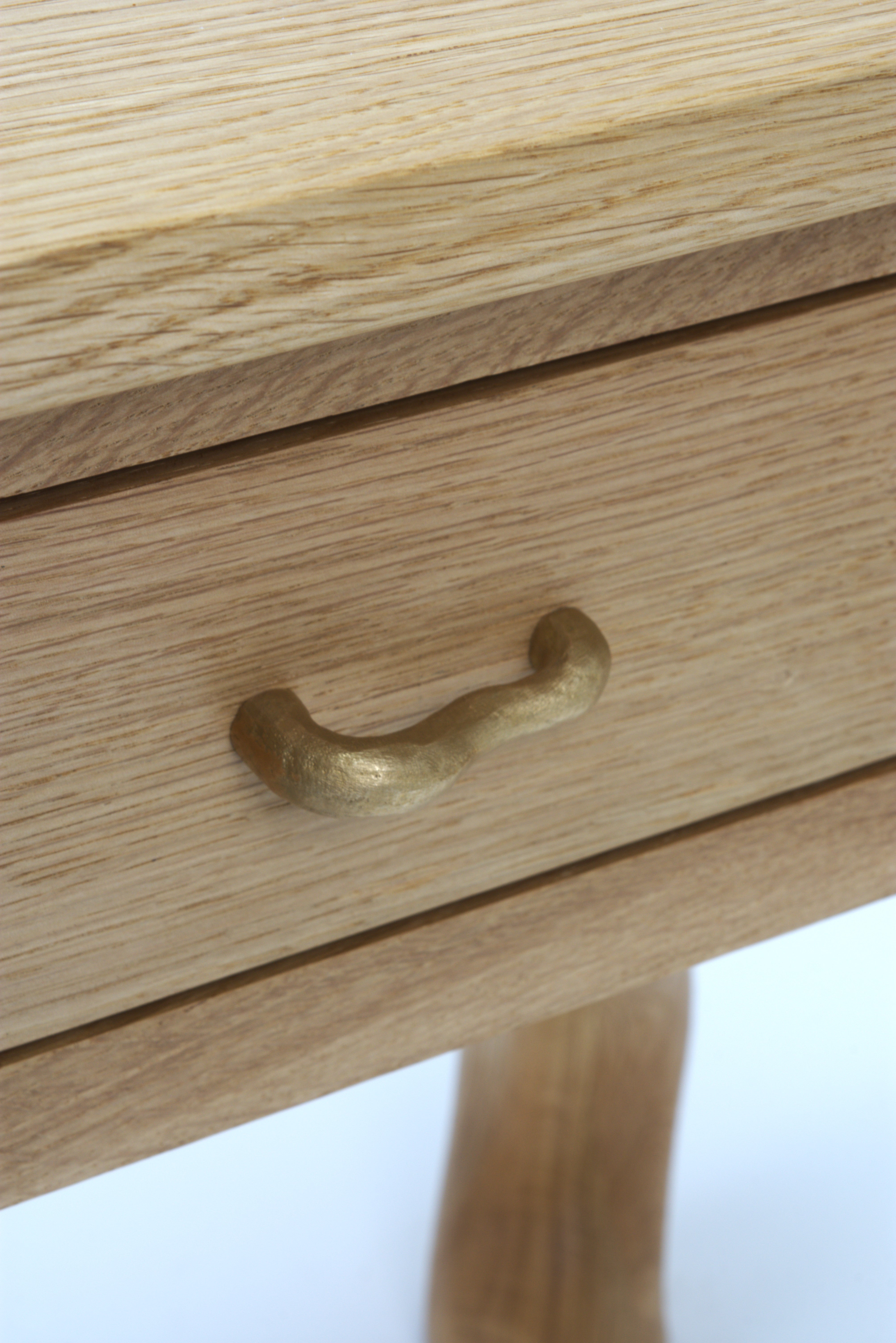 Dancing Bedside Table in Oak with bronze handle
