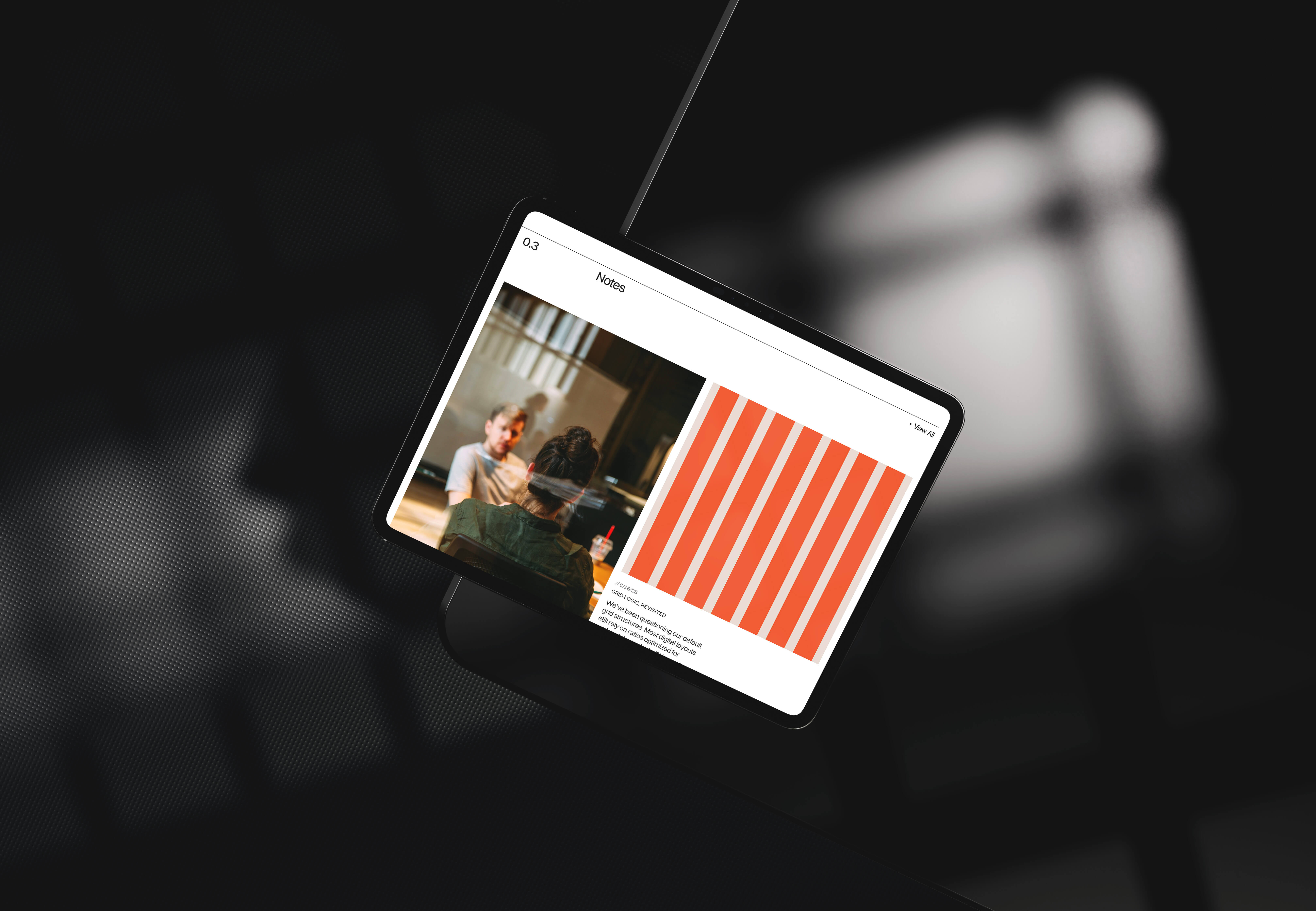 Showcase of the note page from the Norin template on a tablet in a dimly lit setting