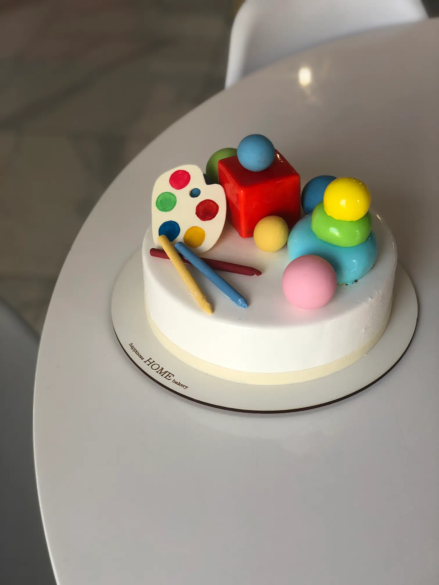 a person swimming in the water with grass