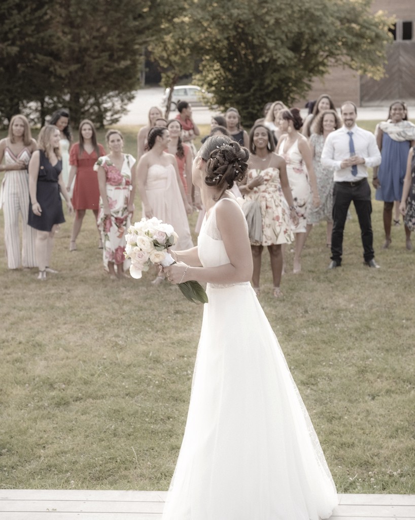 Album photo de luxe — French wedding photographer Paris — luxury wedding book France — Maison Elion — relique photographique rare — fragment intemporel — rituel artistique — photographe mariage haut de gamme — Seine-et-Marne 77 — album mariage bespoke sur mesure — timeless photography France — image symbolique — luxury French wedding photography