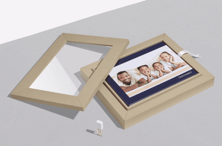 álbum de fotos con caja y USB de recuerdo