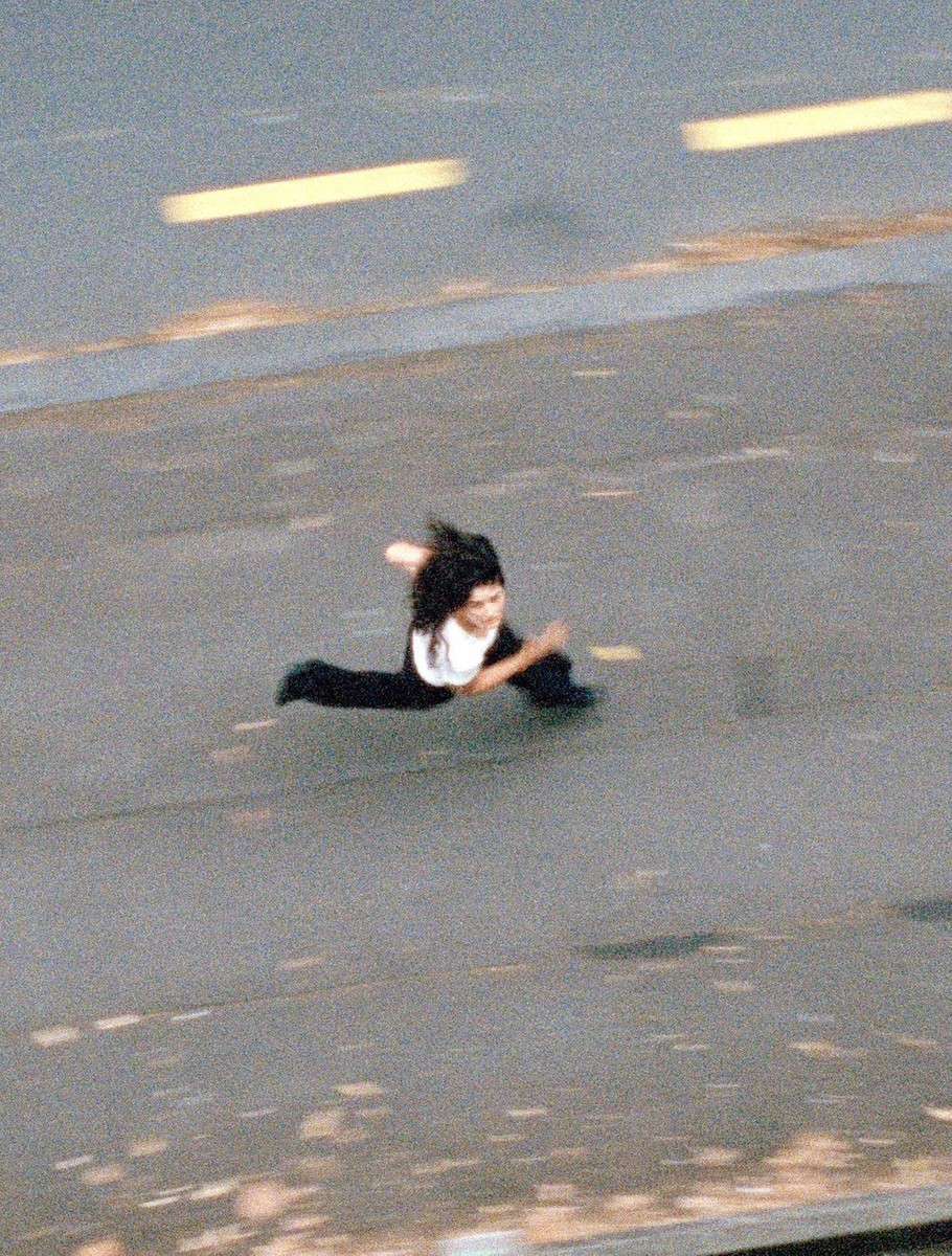 girl running