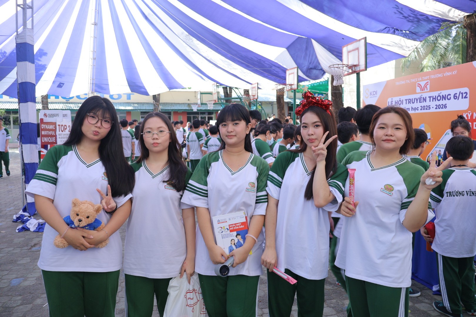 HSU lan tỏa tinh thần học tập tại Lễ hội Truyền thống Trường Trương Vĩnh Ký