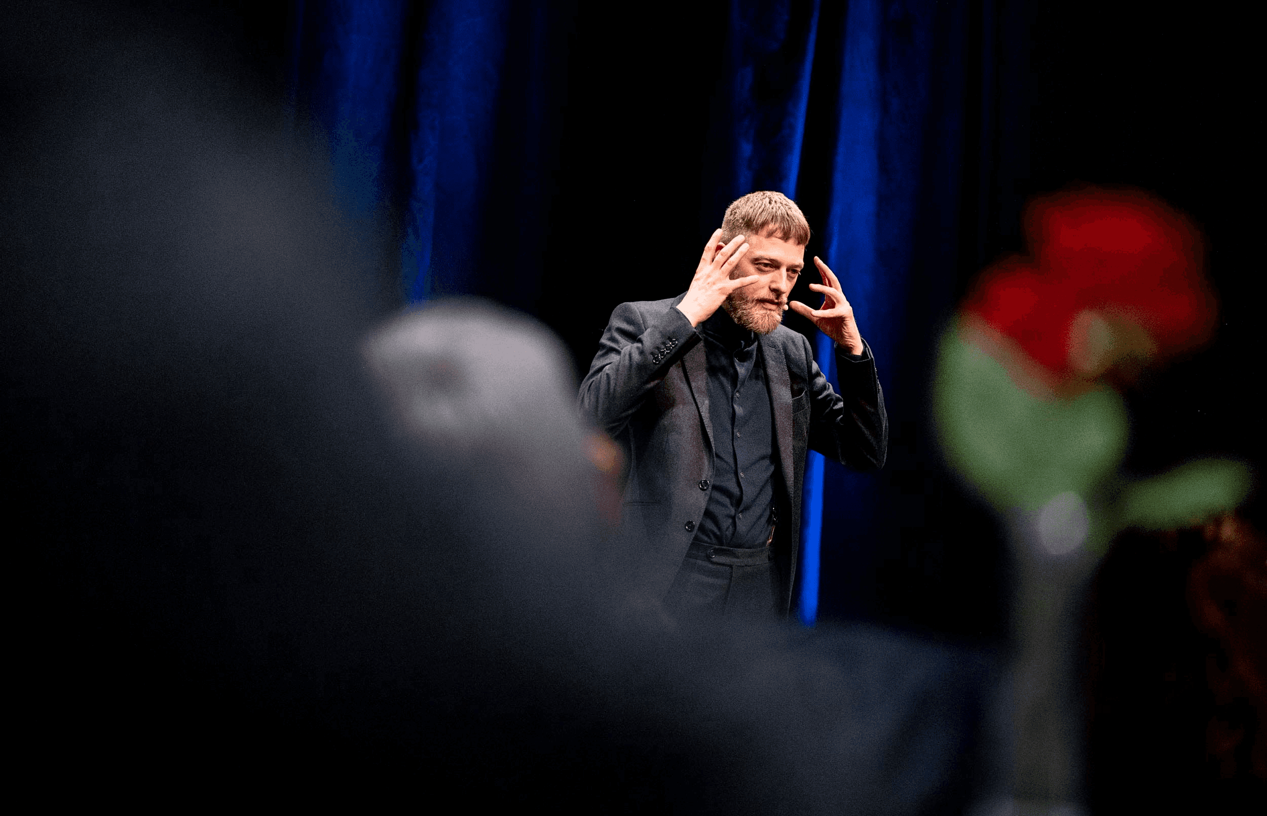 Professionel entertainer Mikkel Karlsen til julefrokost med wow-effekt