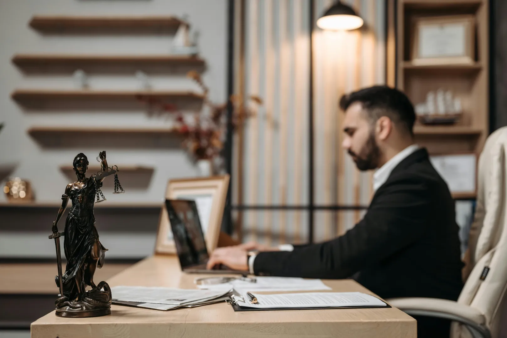 marketing-fee-pada-law-firm-secara-laporan-keuangan-hastaprada