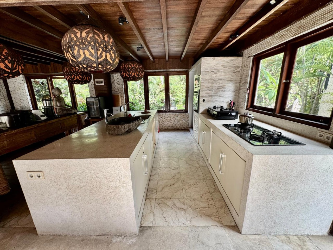 Beachfront villa complex in Freehold in Lovina, North Bali