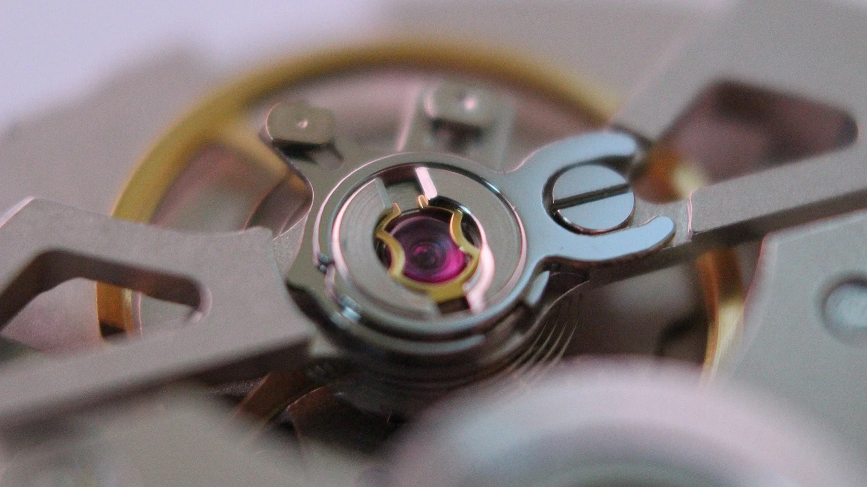 a picture of watch mouvment