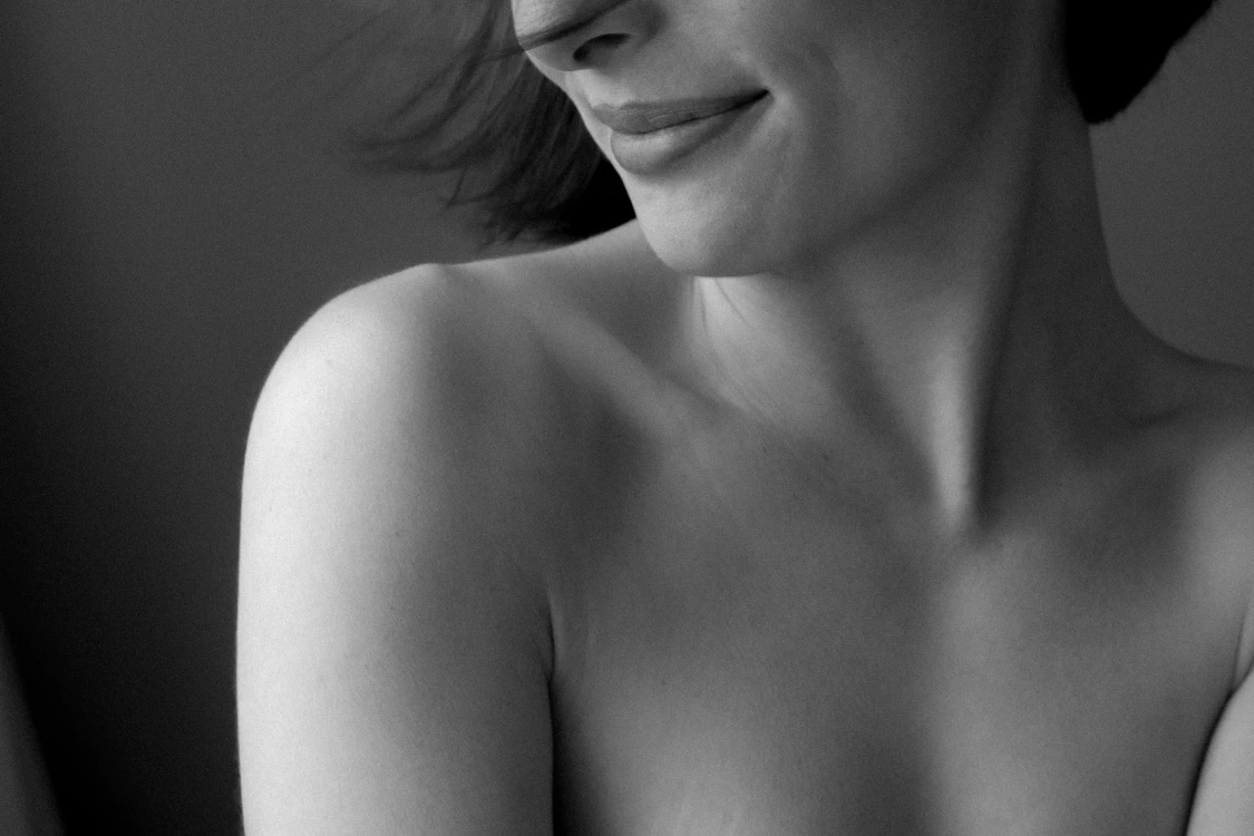 Luxurious boudoir photography in Solothurn, Switzerland by Ramona Fotografie.