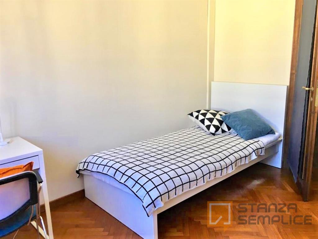 Stanza di 12 mq in Via CASTELFIDARDO, Firenze