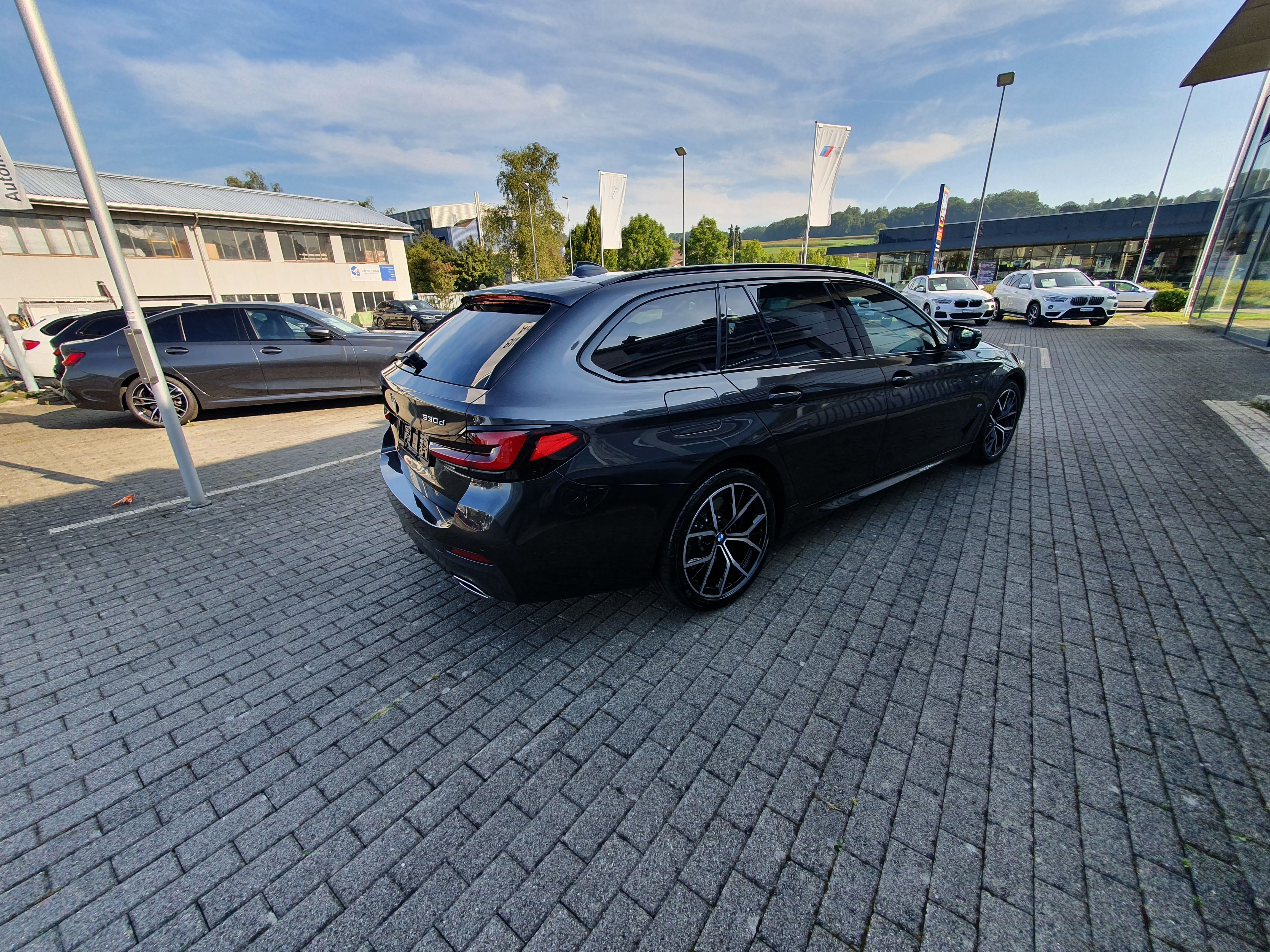 Firmenflotte Garage Vorher Nachher Hedin – hochglänzend