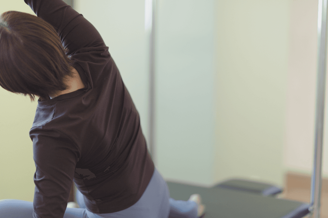 身体を伸ばしている姿