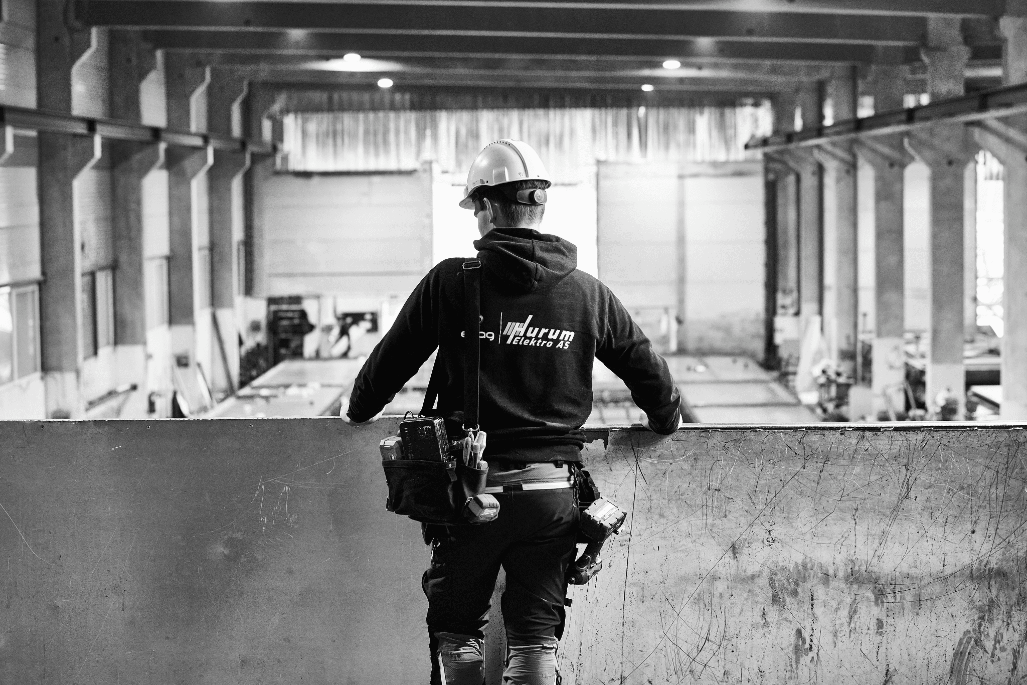 Hurum Elektro på jobb hos næringskunde