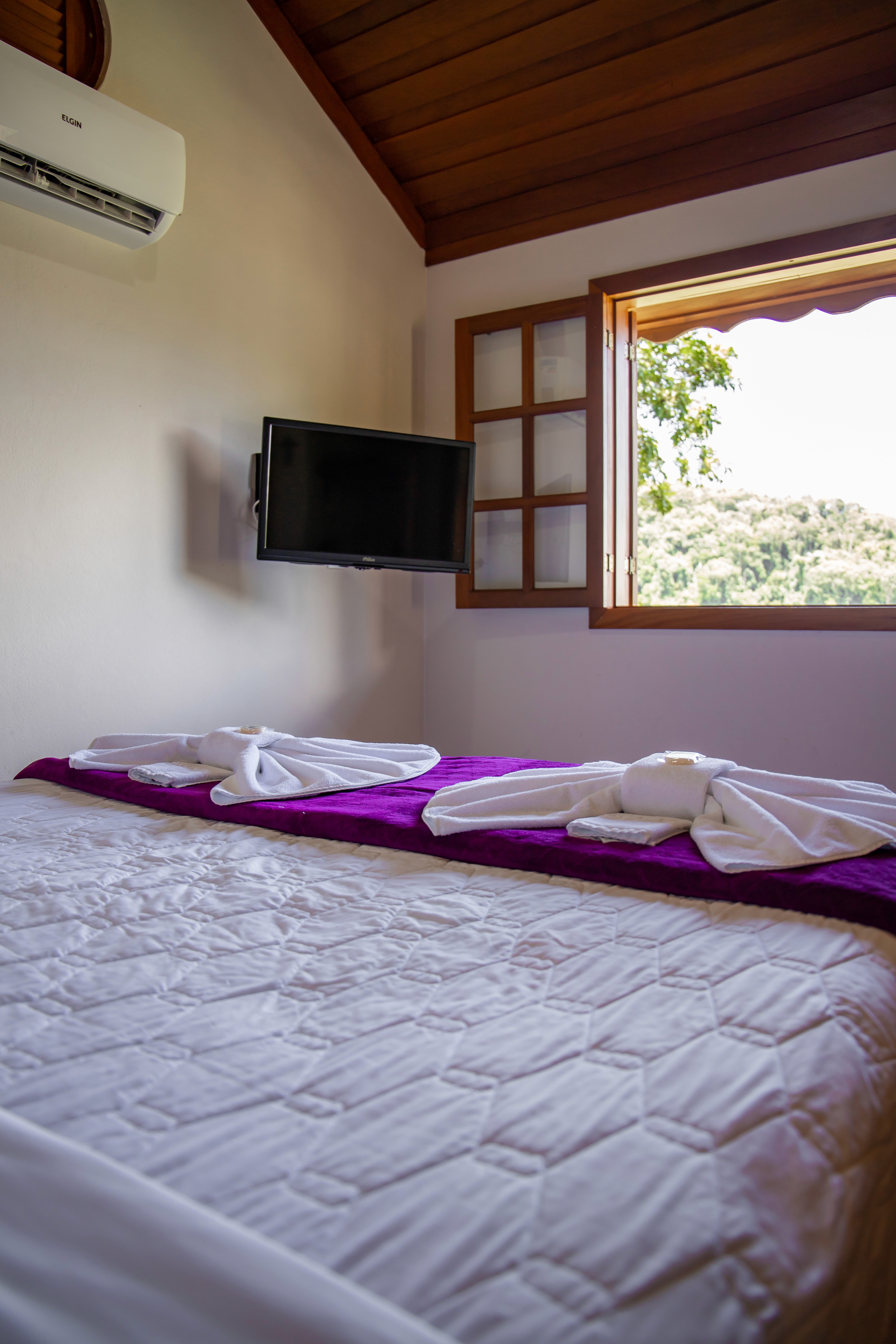 Chalé Violeta - quarto de casal