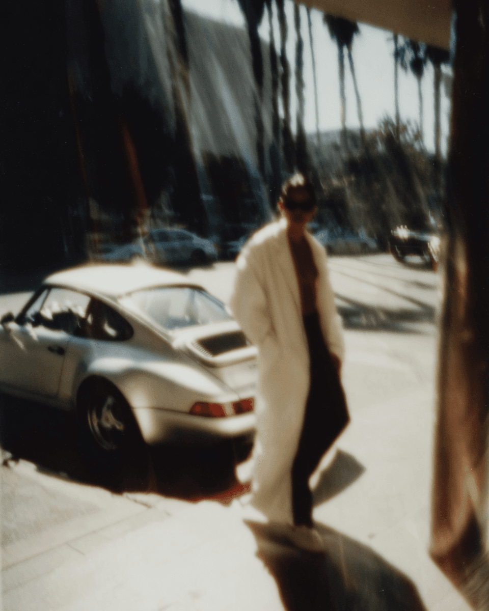 Hard light cutting tool effect, Elimination of shadows, Sunbounce Cage lighting modification, High-Contrast Day Exterior, Engineered by Aventi