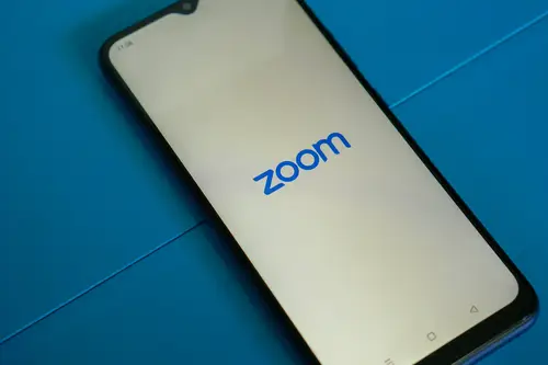 application Zoom sur l’écran d’un smartphone