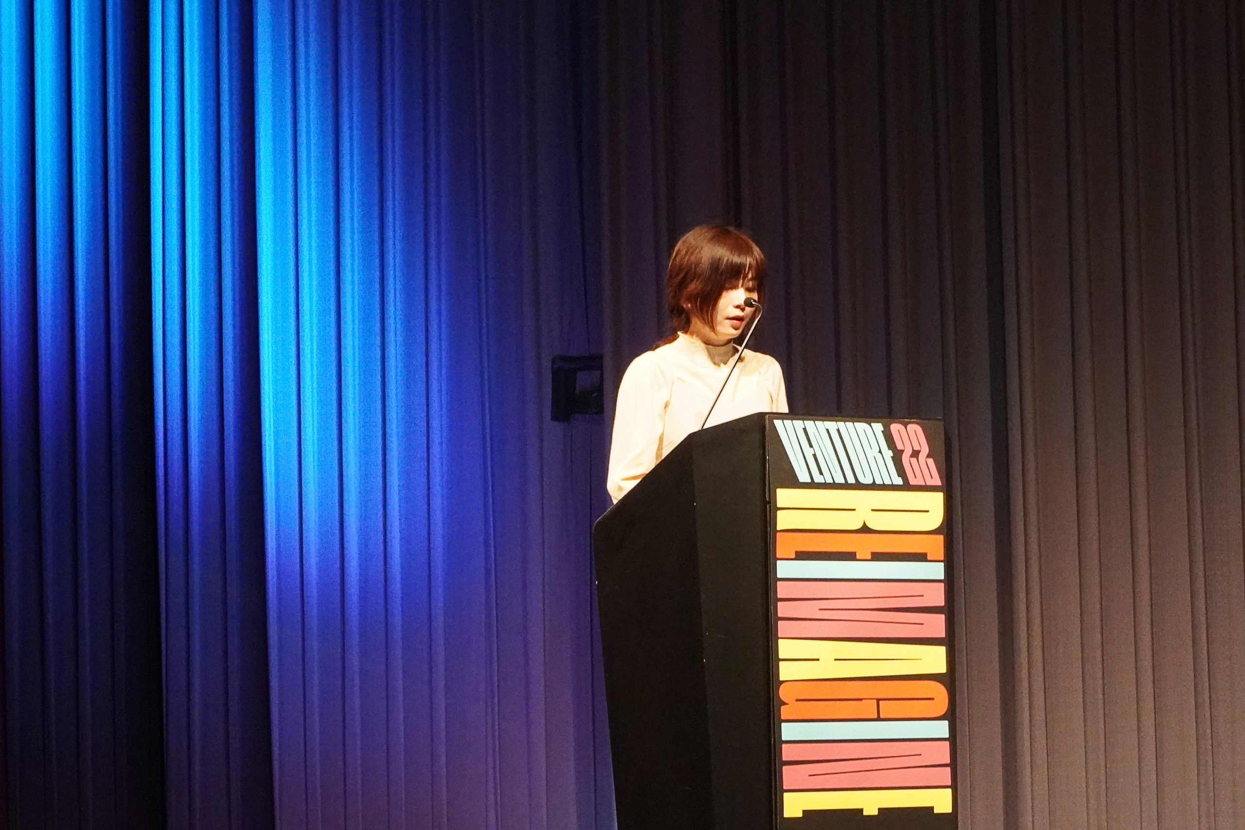 Zimeng 2 at podium