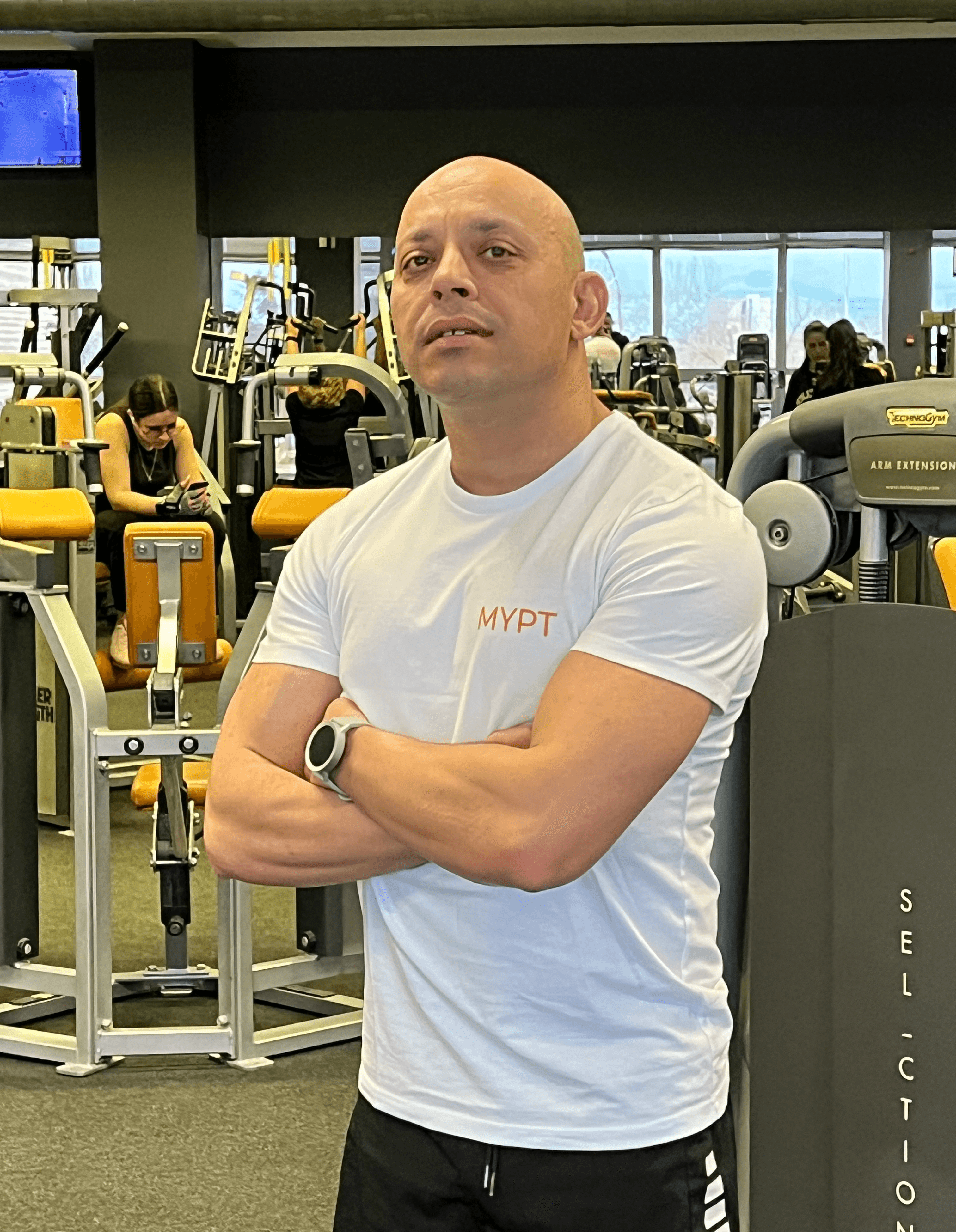 Before and after transformation photos of a Fitnix client