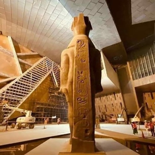 Objevujte starověký Egypt s prohlídkou s průvodcem v Grand Egyptian Museum v Káhiře, největším archeologickém muzeu na světě.